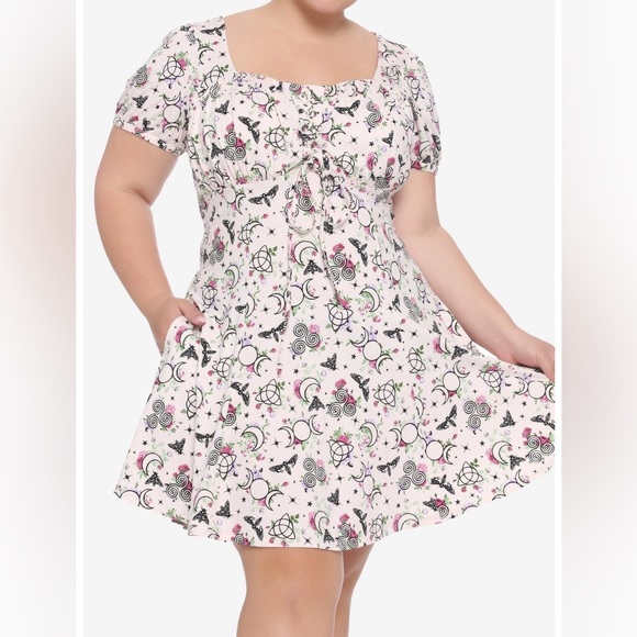 Adorable witchy fairy dress - Picture 5 of 5